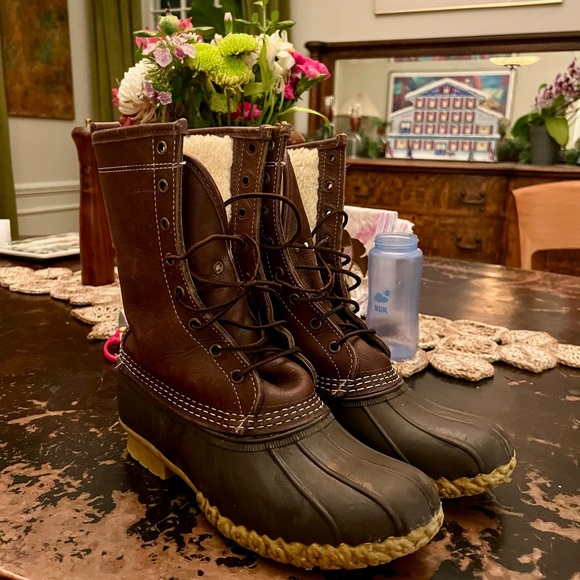 L.L. Bean Women’s Shearling-Lined Bean Boots Size 8 (fit like 8.5) - Picture 2 of 6